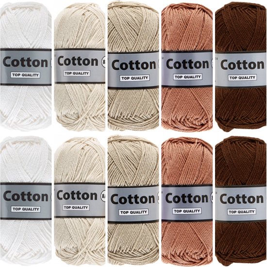 Cinq pelotes de coton blanc et cinq pelotes de coton taupe, chacune avec étiquette 'Cotton TOP QUALITY'.