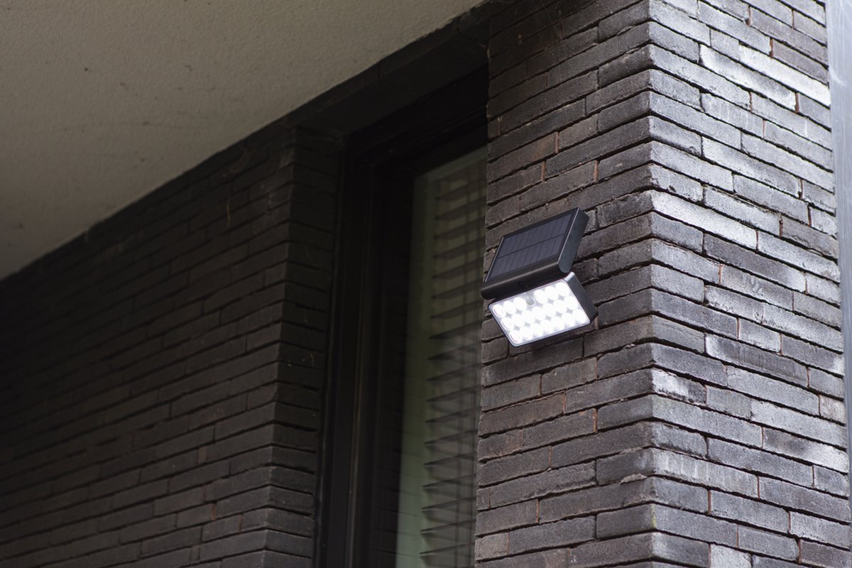 Lutec Connect Tuda - Slimme LED wandlamp met solar en sensor - Zwart