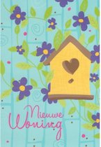 Een nieuwe woning! Van harte gefeliciteerd! Een leuke kaart met een vogelhuisje waar kleurrijke bloemen omheen groeien. Een leuke kaart om zo te geven of om bij een cadeau te voegen. Een dubbele wenskaart inclusief envelop en in folie verpakt.