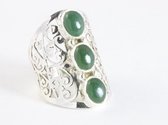 Langwerpige opengewerkte zilveren ring met jade - maat 20
