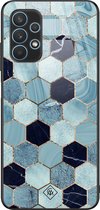 Casimoda® hoesje - Geschikt voor Samsung Galaxy A32 5G - Blue Cubes - Luxe Hard Case Zwart - Backcover telefoonhoesje - Blauw