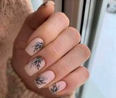 Press On Nails - Nep Nagels - Nude - Wit - Floral - Short Oval - Manicure - Plak Nagels - Kunstnagels nailart - Zelfklevend - 35W