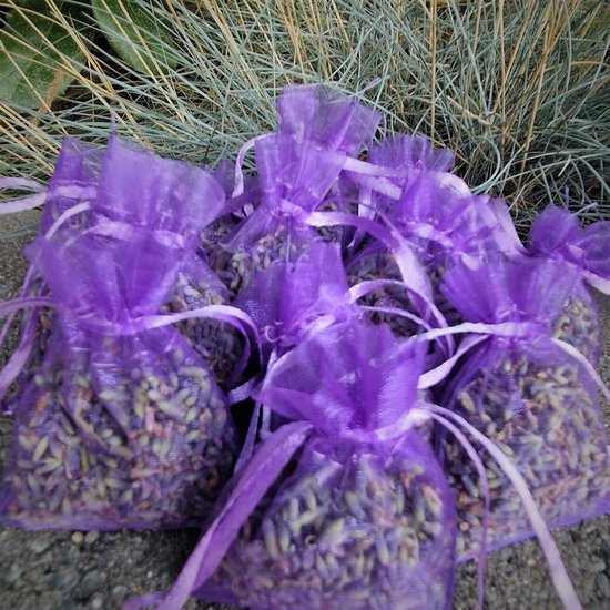 Mini biologische Lavendel geurzakjes 12 stuks - 3 gram - Biologische Lavendel - 12 stuks - paars- Organza Zakjes - lavendel - geurzakje - natuurlijke lavendel - - Merkloos