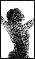 Wandkraft x Essamba Art - Tigresse - 70x118 cm - Forex ingelijst in zwarte lijst.