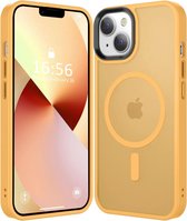 Hoesje Geschikt voor iPhone 15 Plus - Compatibel met MagSafe - Matte Beschermhoes - Back Cover met Magneet - Geschikt voor Draadloos Opladen met Magnetische Ring - Oranje