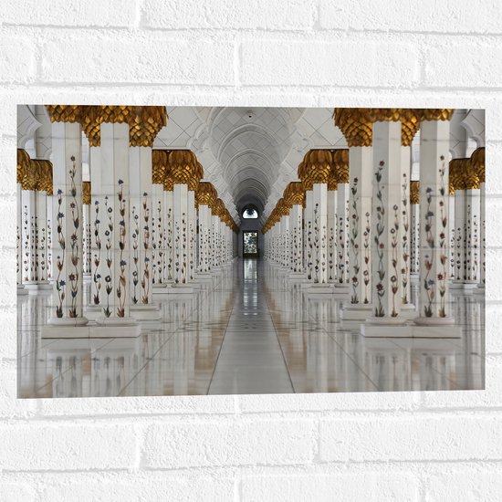 Muursticker - Pilaren met Gouden Details in Witte Tempel - 60x40 cm Foto op Muursticker