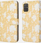 iMoshion Hoesje Geschikt voor Samsung Galaxy A51 Hoesje Met Pasjeshouder - iMoshion Design Bookcase smartphone - Geel / Yellow Flowers
