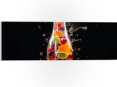 PVC Schuimplaat - Fles - Eten - Fruit - Spetters - Kleuren - 60x20 cm Foto op PVC Schuimplaat (Met Ophangsysteem)