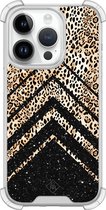 Casimoda® hoesje - Geschikt voor iPhone 14 Pro - Chevron Luipaard - Shockproof case - Extra sterk - Siliconen/TPU - Bruin/beige, Transparant