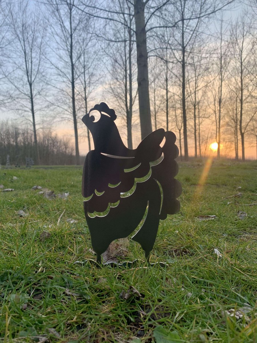Metalen kip - Atilla the Hen - Cortenstaal tuin decoratie