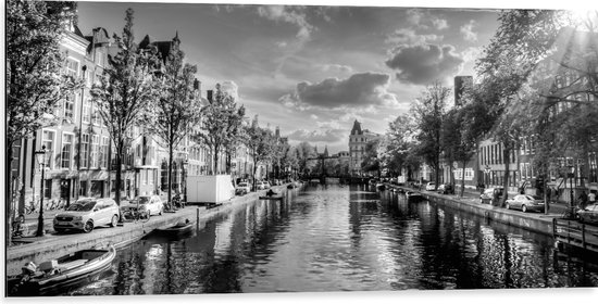 Dibond - Uitzicht over de Grachten van Amsterdam (Zwart-wit) - 100x50 cm Foto op Aluminium (Wanddecoratie van metaal)