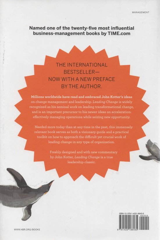 Achterkant van het boek met oranje ster-vormige tekstvak. Bevat informatie over het boek, 'The International Bestseller'. Twee pinguïns zijn deels zichtbaar.