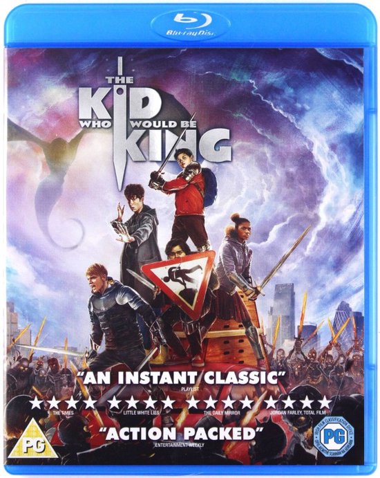 De voorkant van de Blu-ray hoes van 'The Kid Who Would Be King'. Een groep jonge avonturiers met zwaarden in een epische, fantasievolle setting.