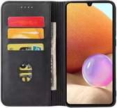 Smartphonica Samsung Galaxy A32 4G kunstleren hoesje met magnetische sluiting en pashouders book case - Zwart / Kunstleer / Book Case geschikt voor Samsung Galaxy A32 4G
