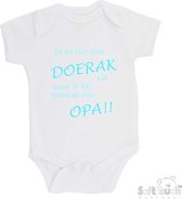 100% katoenen Romper "Ik wil echt geen Doerak zijn maar ik lijk teveel op opa!!" Unisex Katoen Wit/aquablauw Maat 56/62