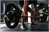Poster Glanzend – Mens - Spieren - Schoenen - Oefening - Sporten - Fitness - Sportschool - Gewichten - 120x80 cm Foto op Posterpapier met Glanzende Afwerking