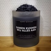 Samen kunnen wij alles aan - Soja was geurkaars - Zwarte roos - Kaarsglas transparant - Kaneel geur - 250 gram - 50 branduren - Geurkaars - Kaars - Kaars met tekst - Soja was – Soy wax – Handgemaakt – Cadeau – Cinnamon - Geschenk – Duurzaam