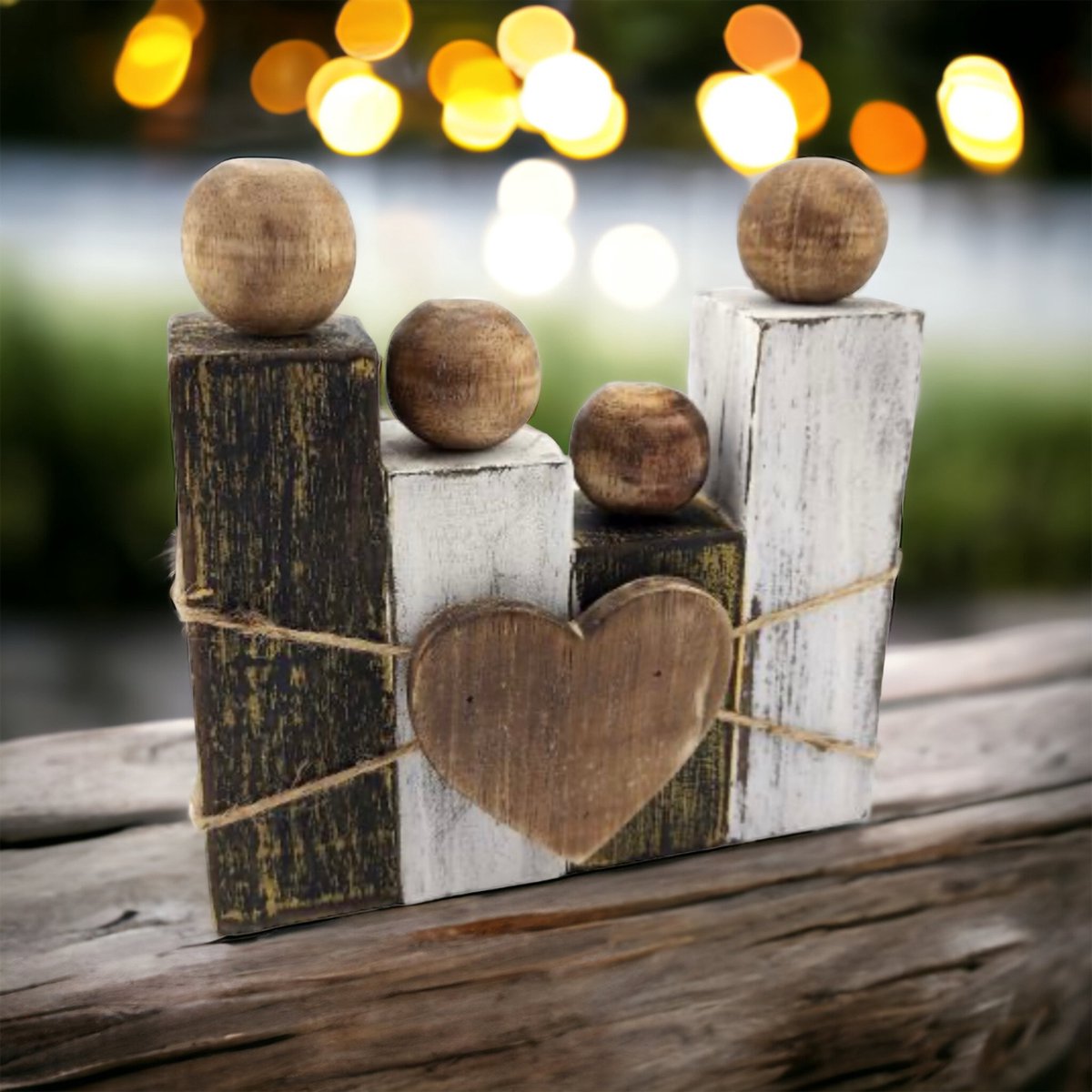 Beeld Familie - van hout - vader moeder en 2 kinderen - lief cadeau