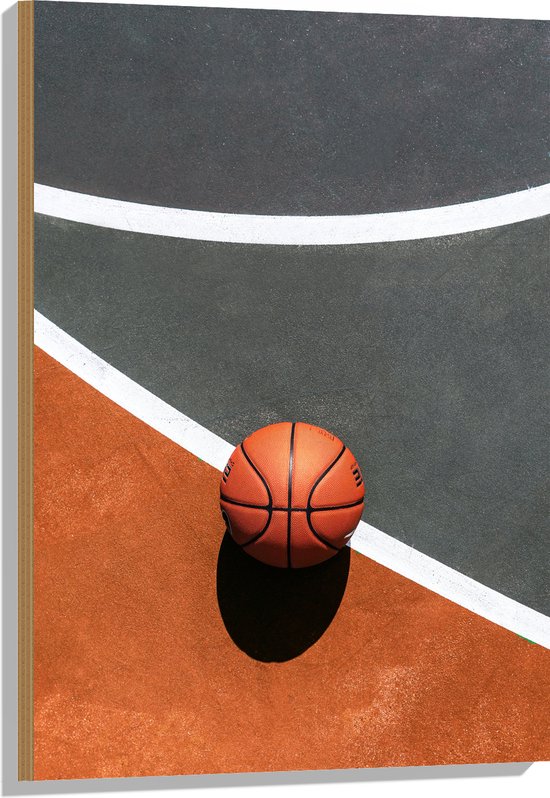 Hout - Bovenaanzicht van Basketbal op Lijnen van Basketbalveld - 60x90 cm - 9 mm dik - Foto op Hout (Met Ophangsysteem)