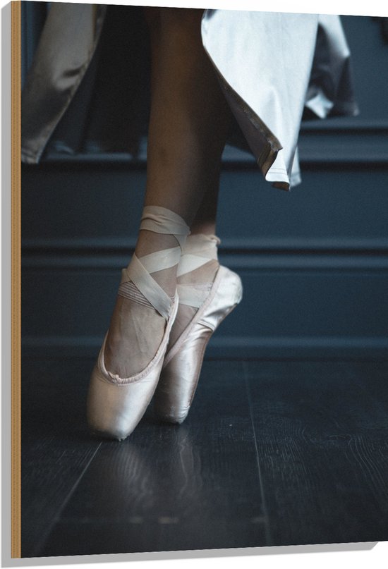 Hout - Ballerina aan het Dansen op Spitzen - 70x105 cm - 9 mm dik - Foto op Hout (Met Ophangsysteem)