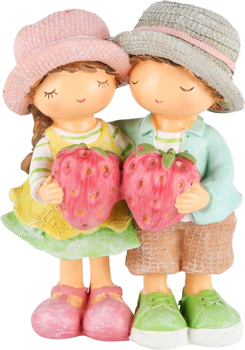 Dekoratief | Deco jongen/meisje m/aardbeien, resina, 12x8x17cm | A230274