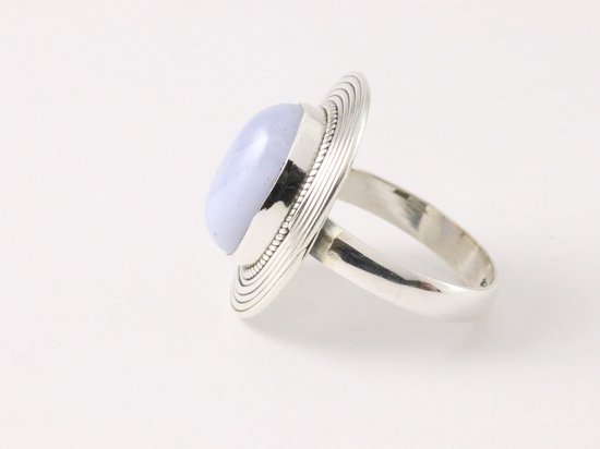 Bague ovale en argent décorée d'agate dentelle bleue - taille 18,5