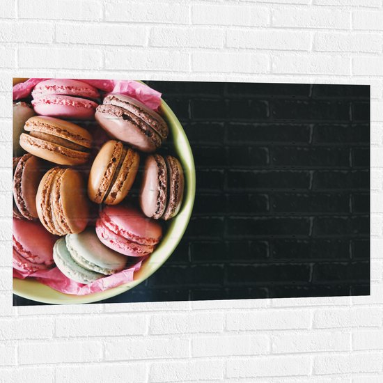 Muursticker - Macarons - Bakje - Smaken - Kleuren - 105x70 cm Foto op Muursticker