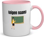 Akyol - docent met krijtbord met eigen naam koffiemok - theemok - roze - Docent - leraren - jufvrouw - cadeau - verjaardag - kado - 350 ML inhoud