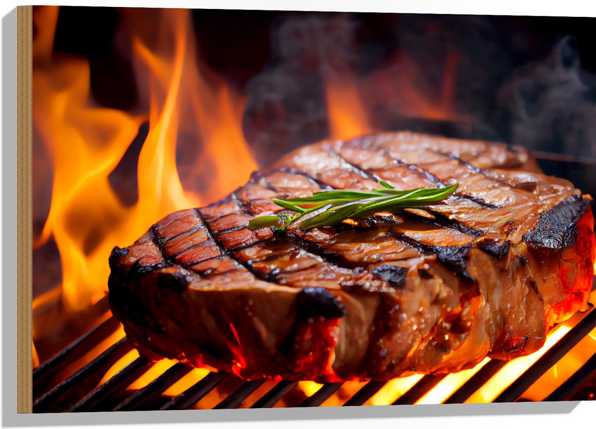 Hout - Brandende Steak op Barbecue - 75x50 cm - 9 mm dik - Foto op Hout (Met Ophangsysteem