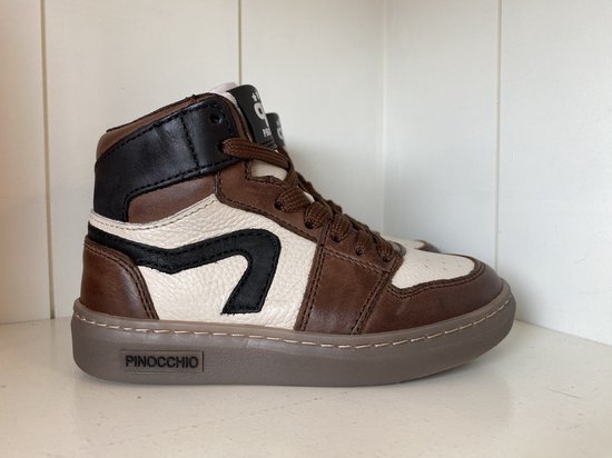 Pinocchio sneaker bruin maat 25