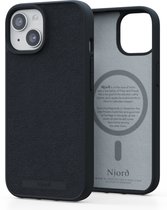 Njord Collections Suede Comfort+ Telefoonhoesje - Geschikt voor iPhone 15 - Gereycled / Duurzaam materiaal - 2M valbescherming - Mag compatibel – Zwart