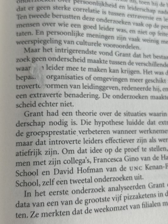 Gedrukte tekst op een pagina uit het boek "Stil". De tekst gaat over introversie en leiderschap.