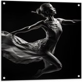 Tuinposter – Ballerina Meisje aan het Dansen (Zwart-wit) - 80x80 cm Foto op Tuinposter (wanddecoratie voor buiten en binnen)