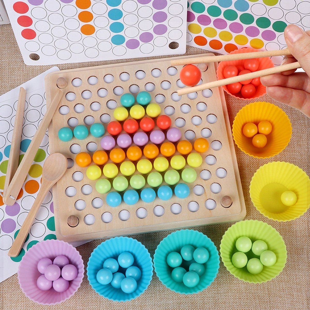 Playos® - Montessori Balletjes - Vormen Puzzel - Montessori Speelgoed - Educatief Speelgoed - Mozaïek Speelgoed - Houten Speelgoed - Sensorisch Speelgoed - Sorteren - Ontwikkelingsspeelgoed - Leren eten met Bestek