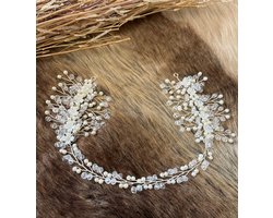 haarband bruid - diadeem-bruidsaccessoires-haarstreng-handgemaakte haaraccessoires-ivoorkleur-steentjes kristallen-bruiloft-trouwfeest-bruidsmeisje-fotoshoot