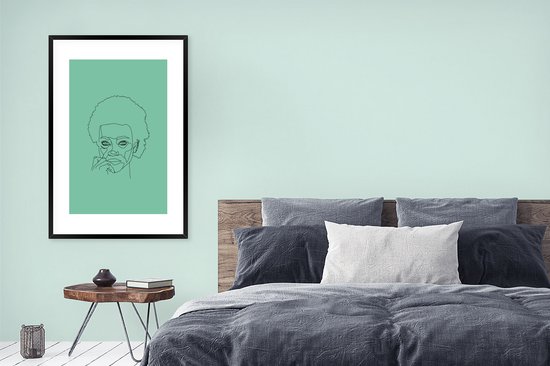 Photo Line femme avec afro sur fond vert cadre photo noir avec passe partout blanc 80x120 80x120 cm - Affiche encadrée (Décoration murale salon / chambre)