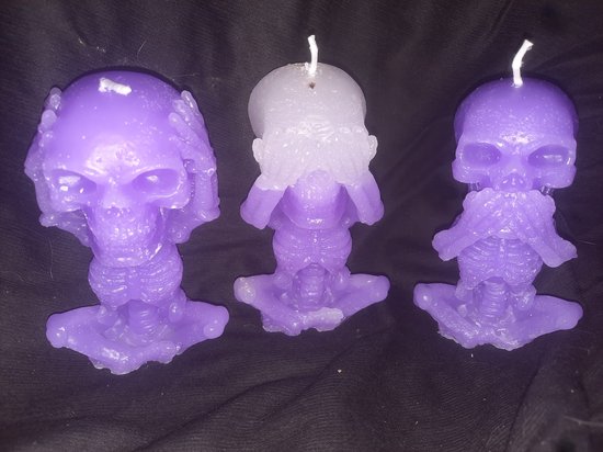 set van 3 kaarsen, skulls horen zien en zwijgen paars