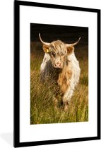 Fotolijst incl. Poster - Schotse Hooglander - Licht - Gras - Dieren - 60x90 cm - Posterlijst