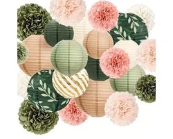 Set van 24 saliegroene tissue pompons en gouden hangende pap