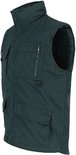 Donkergroene bodywarmer met opgestikte zakken, ritsen en oranje accenten.