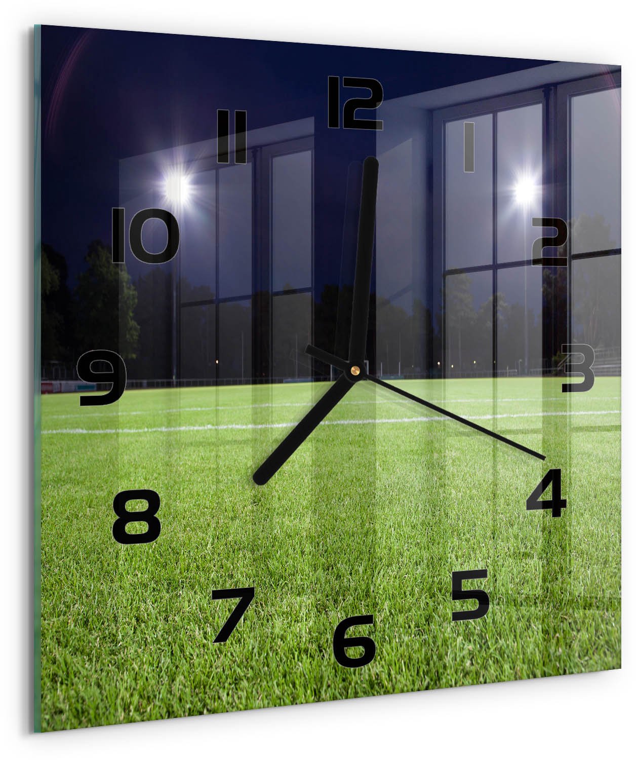Tulup Wandklok - Voetbalveld Moderne Wandklok Glas - 30x30 cm - Groente Wandklok Glas Decoratie - Zwarte handen - Vierkante Klok - Glazen Wandklok Design - Klok Glas Met Opdruk