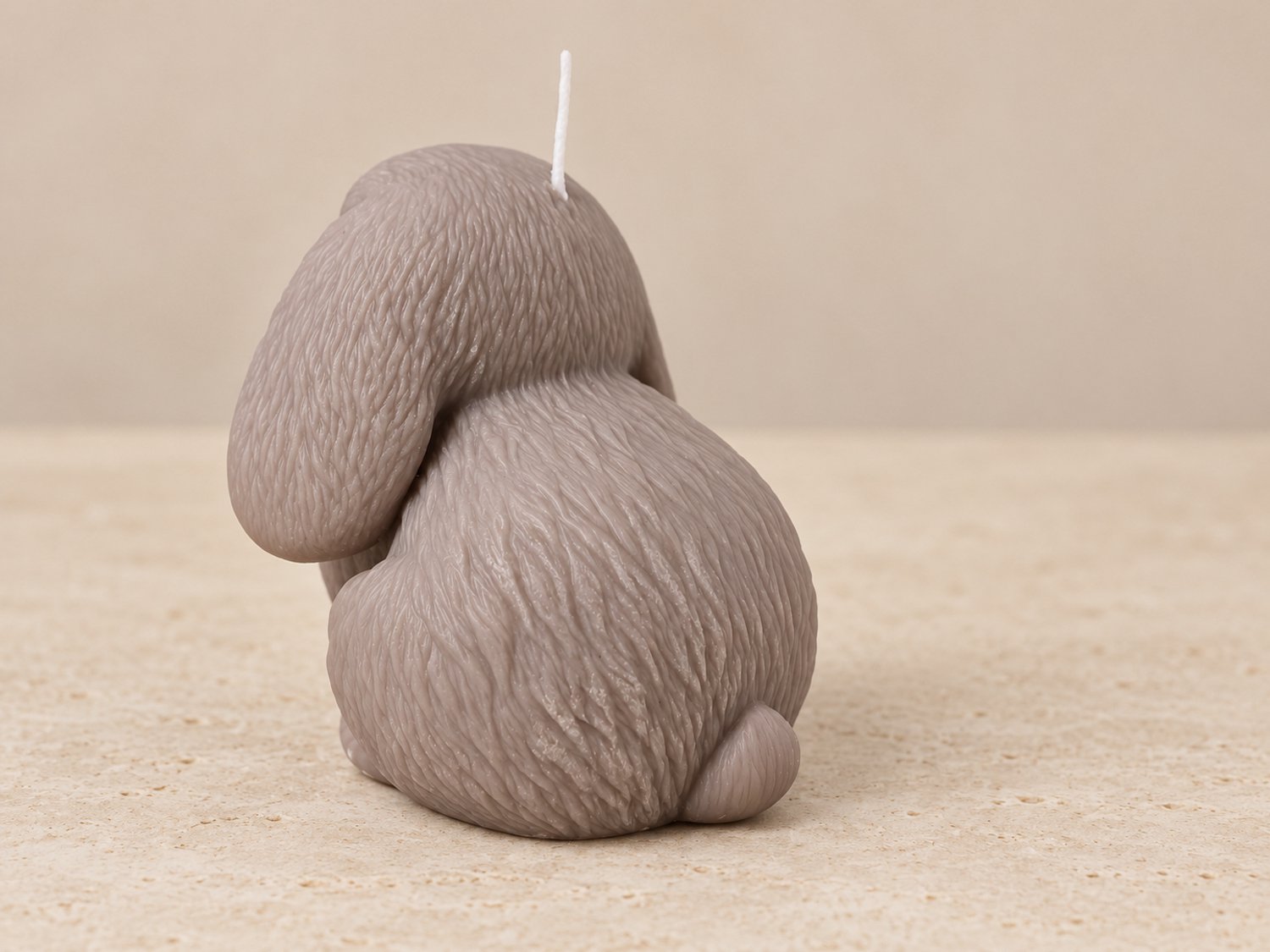 Goods and Shine Amber Bunny – Geurkaars Golden Amber beige