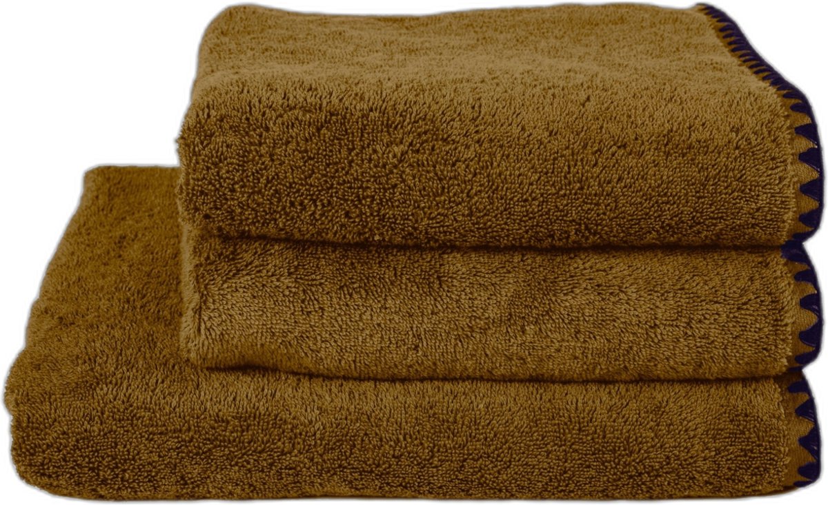 Issey Handdoek - gold -90x140 cm