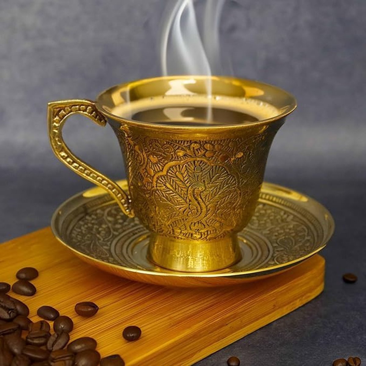 Messing Gegraveerde Koffie Dabra Kop en Schotel | Madrasi Filter Koffiekop Set Messing | Theekopje met Plaat| Theekop -Pauwkop en Schotel.