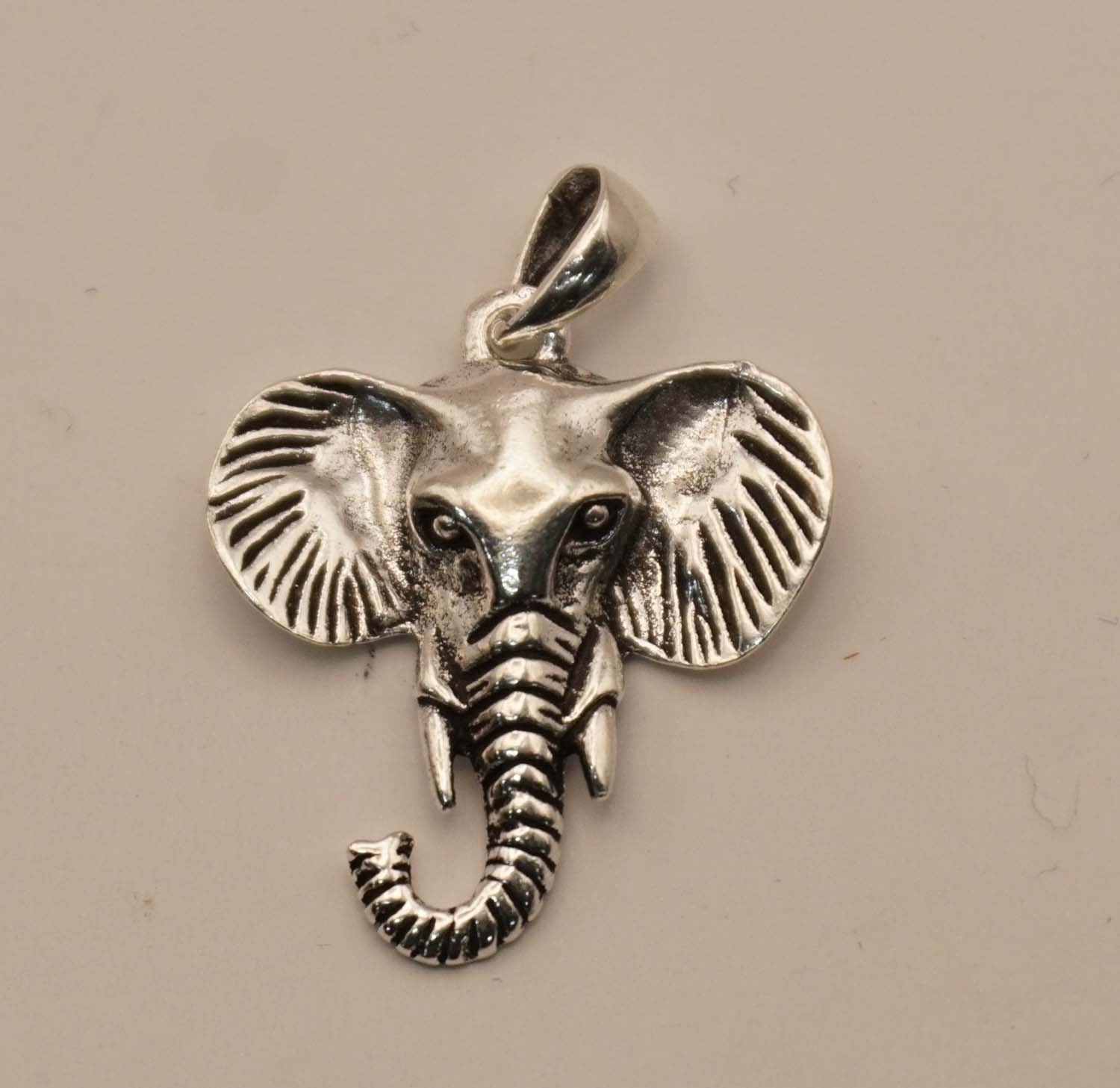 Zilveren hanger kop van een olifant - sterling zilveren hanger stoere olfiantenkop - hanger wilde dieren voor aan ketting - hanger gemaakte van 925 zilver - leuke pendant silver