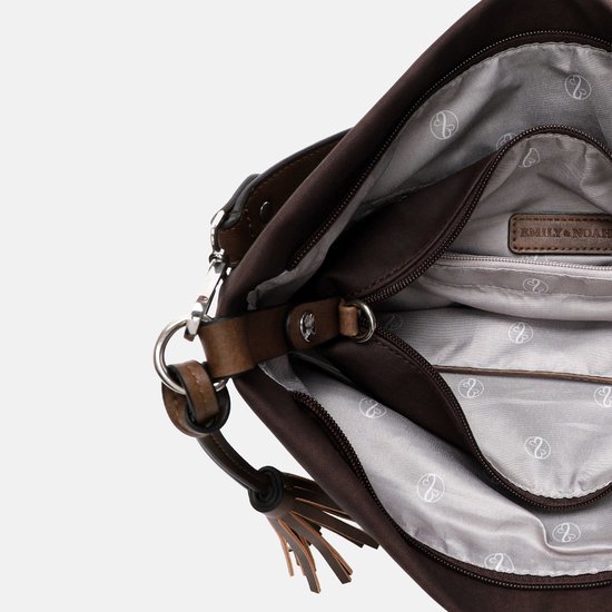 Open bruine Emily & Noah tas met logo-voering en kwastdetail.