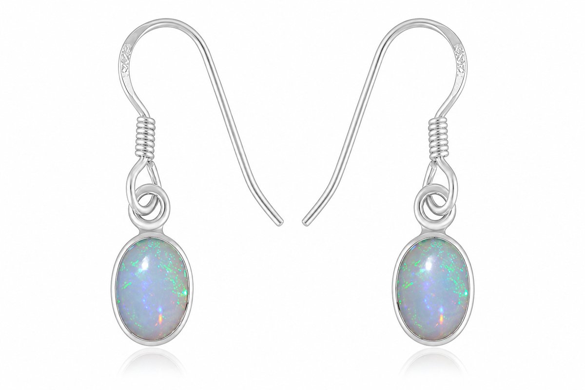 Natuurlijke oorbellen met Ethiopische opaal – ovaal, chatonzetting, 925 sterling zilver