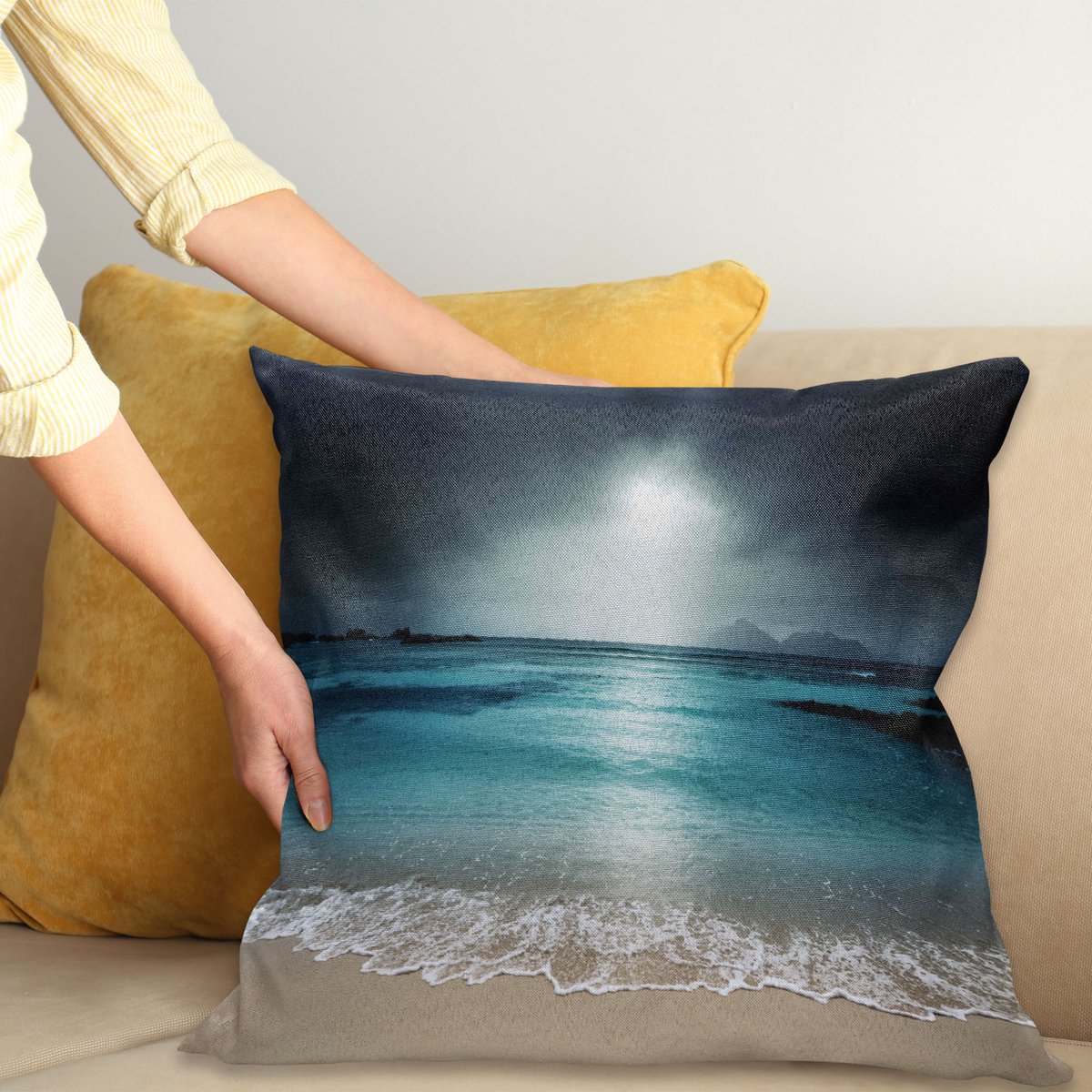 ABAKUHAUS Tropisch Sierkussenhoes, Storm Lucht op de Strand van La Dugue Eiland Seychelles Dramatic Scene, Decoratieve Vierkante Sierkussenhoes, 50 x 50 cm, Petrol Blauw