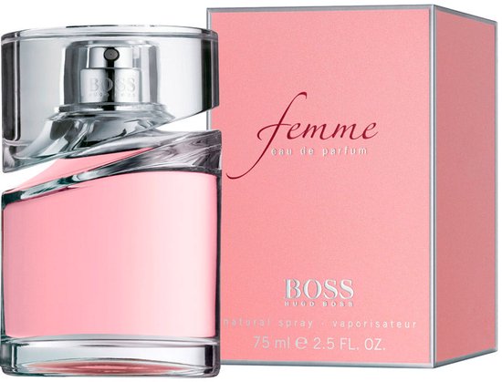 Hugo Boss Femme Eau de Parfum 75 ml. Glazen flacon met roze vloeistof, verchroomde dop. Roze verpakking met "femme" en "BOSS HUGO BOSS".