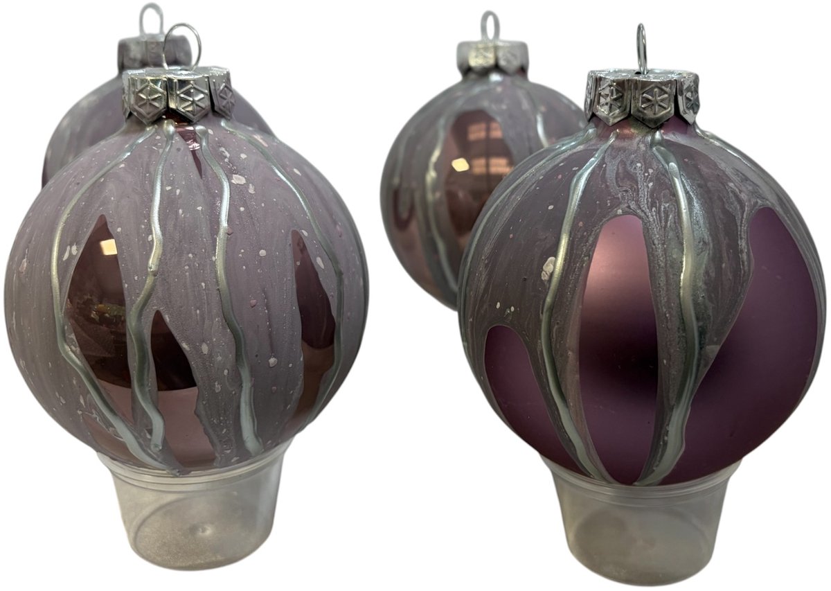 Set van 4 Handbeschilderde Kerstballen – Mauve – Ø 8 cm – Uniek door Riek van de Bor